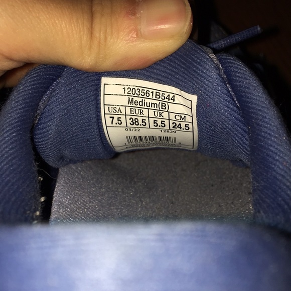 Brooks tennis shoes - Picture 11 of 11